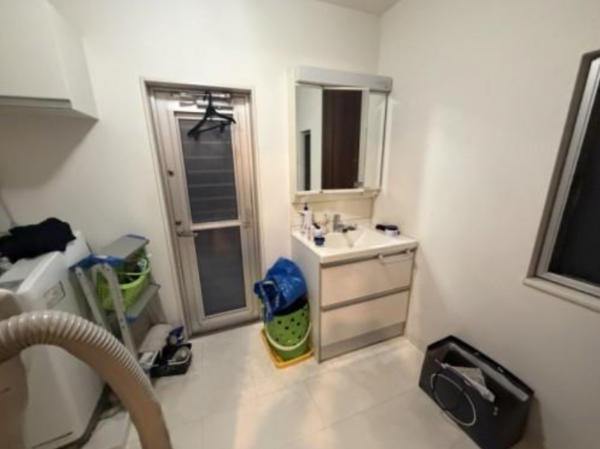 堺市堺区車之町東、中古一戸建ての洗面画像です