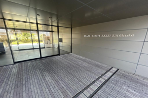 堺市堺区南島町、マンションの外観画像です