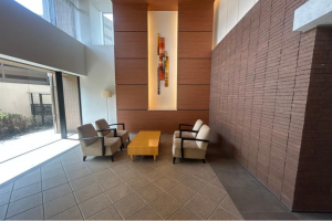 堺市堺区南島町、マンションのエントランス画像です