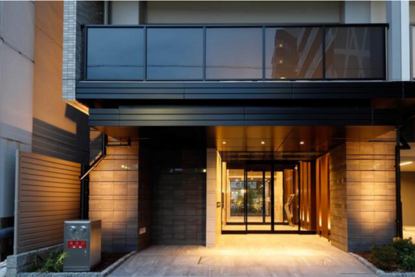 堺市堺区竜神橋町、マンションの外観画像です