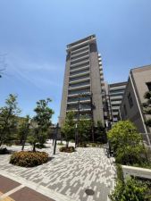 堺市堺区田出井町、マンションの外観画像です