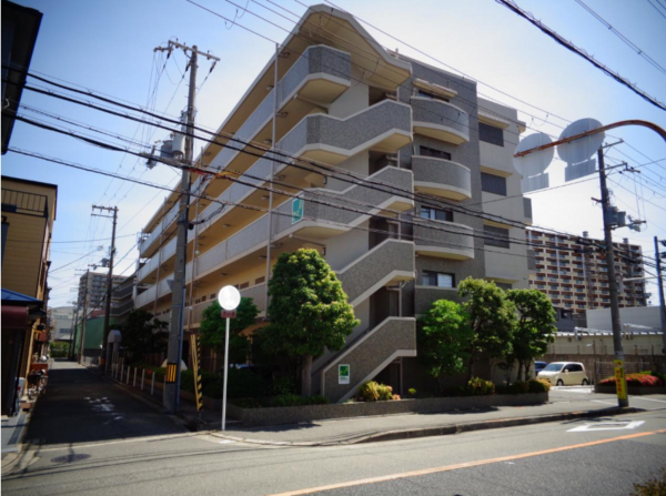 堺市堺区山本町、マンションの外観画像です