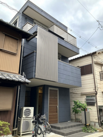 堺市堺区南旅篭町西、中古一戸建ての外観画像です