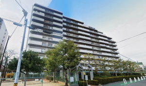 堺市堺区柏木町、マンションの外観画像です