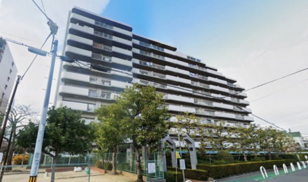 堺市堺区柏木町、マンションの外観画像です