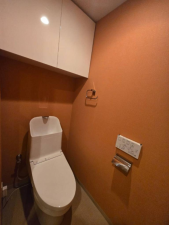 堺市堺区北花田口町、マンションのトイレ画像です