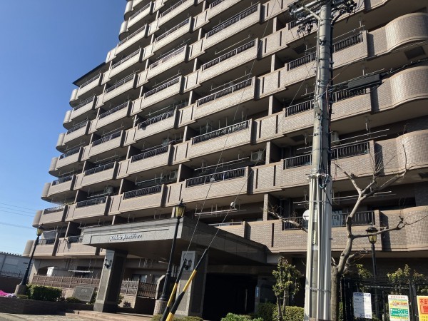 小牧市大字間々原新田、マンションの画像です