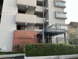 春日井市高蔵寺町、マンションの画像です