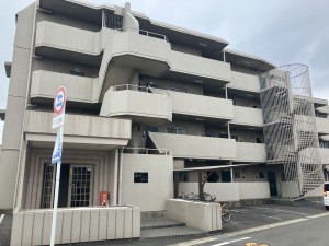 小牧市大字北外山、マンションの画像です