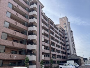 小牧市大字舟津、マンションの画像です
