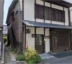 京都市上京区上立売通浄福寺西入蛭子町、中古一戸建ての外観画像です