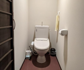 京都市上京区上立売通浄福寺西入蛭子町、中古一戸建てのトイレ画像です