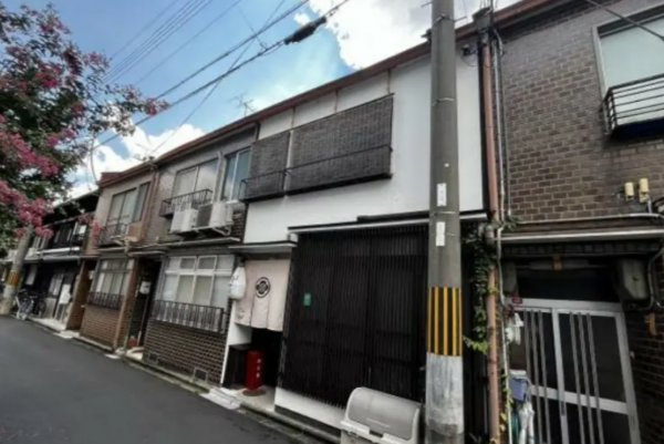 京都市上京区利生町、中古一戸建ての前面道路を含む現地写真画像です