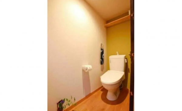 京都市上京区利生町、中古一戸建てのトイレ画像です