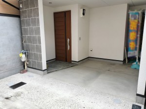 京都市上京区五辻通千本東入西五辻東町、中古一戸建ての玄関画像です