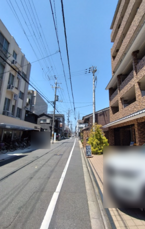 京都市上京区元誓願寺通大宮東入寺今町、マンションの前面道路を含む現地写真画像です