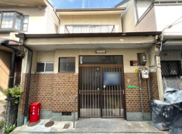 京都市上京区御前通下立売上る３丁目東入三助町、中古一戸建ての外観画像です