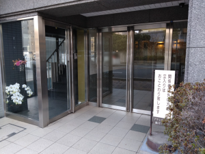京都市上京区西船橋町、マンションのエントランス画像です