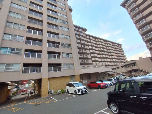 京都市上京区五辻通浄福寺西入一色町、マンションの画像です