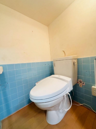 京都市上京区柏清盛町、中古一戸建てのトイレ画像です