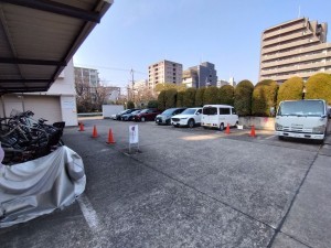 京都市上京区東堀川通一条上る竪富田町、マンションの駐車場画像です