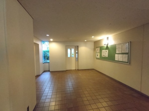 京都市上京区東堀川通一条上る竪富田町、マンションのエントランス画像です