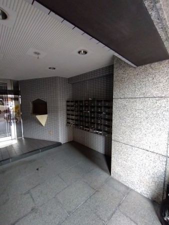 京都市上京区元北小路町、マンションのエントランス画像です