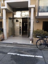 京都市上京区菊屋町、マンションのエントランス画像です