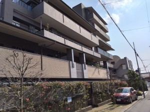京都市上京区大上之町、マンションの前面道路を含む現地写真画像です