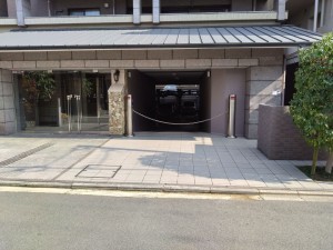 京都市上京区大上之町、マンションのエントランス画像です