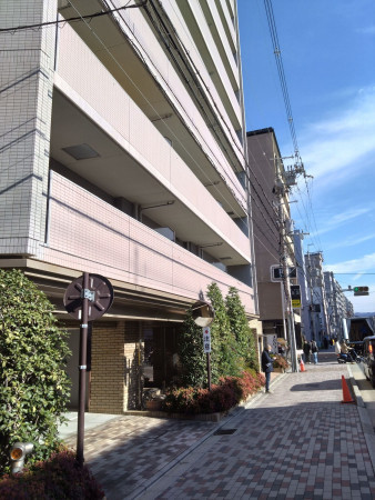 京都市上京区今出川通浄福寺西入２丁目東上善寺町、マンションの画像です
