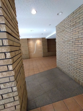 京都市上京区今出川通浄福寺西入２丁目東上善寺町、マンションの画像です
