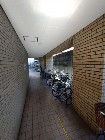 京都市上京区今出川通浄福寺西入２丁目東上善寺町、マンションの画像です