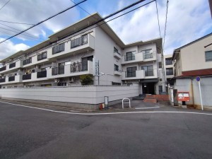 京都市上京区新町通上御霊前上る下清蔵口町、マンションの外観画像です