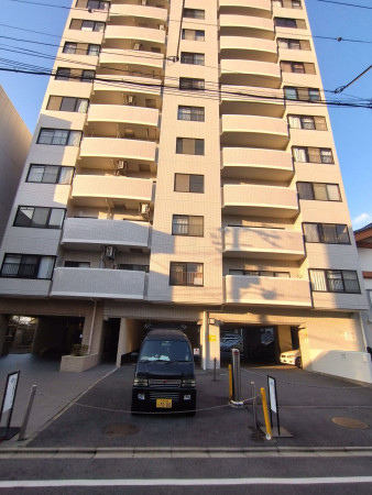 京都市上京区仁和寺街道千本西入五番町、マンションの画像です