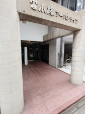 京都市中京区富小路通三条下る朝倉町、マンションの画像です