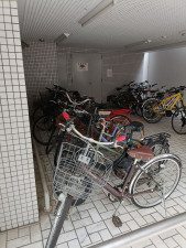 京都市中京区富小路通三条下る朝倉町、マンションの画像です