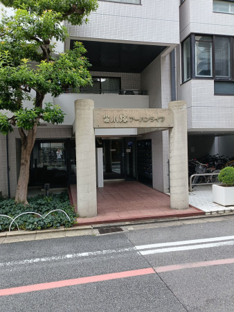 京都市中京区富小路通三条下る朝倉町、マンションの画像です