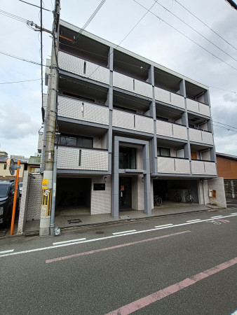 京都市中京区室町通二条上る冷泉町、マンションの画像です
