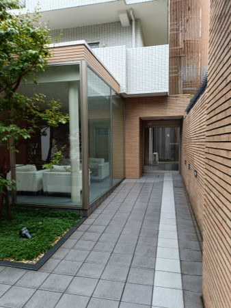 京都市中京区柳馬場通三条上る油屋町、マンションの画像です