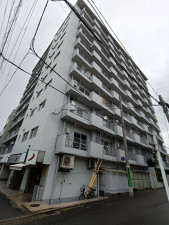 京都市中京区西ノ京南円町、マンションの画像です