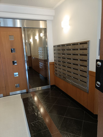 京都市中京区室町通三条下る烏帽子屋町、マンションの画像です