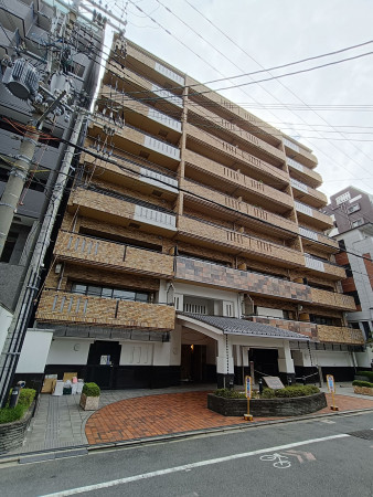 京都市中京区室町通三条下る烏帽子屋町、マンションの画像です