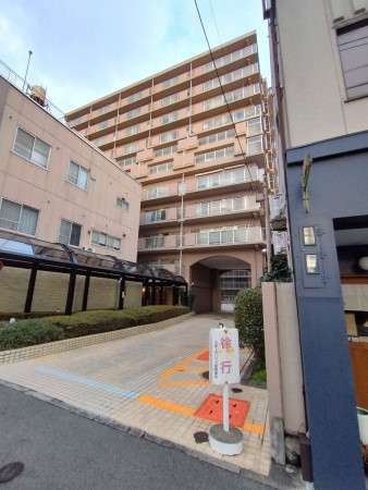 京都市上京区千本通一条上る泰童片原町、マンションの画像です
