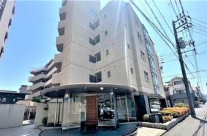 福山市沖野上町、マンションの外観画像です