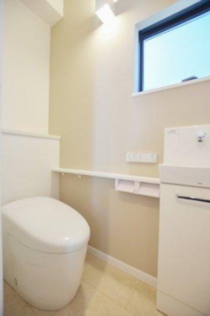 福山市大門町、新築一戸建てのトイレ画像です