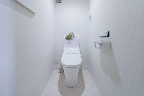福山市千代田町、新築一戸建てのトイレ画像です