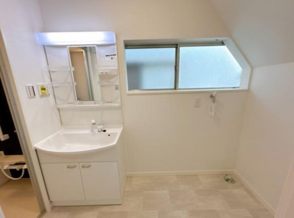 福山市瀬戸町大字長和、中古一戸建ての洗面画像です