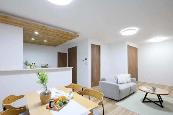 福山市南蔵王町、新築一戸建ての居間画像です