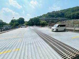 福山市日吉台、マンションの駐車場画像です